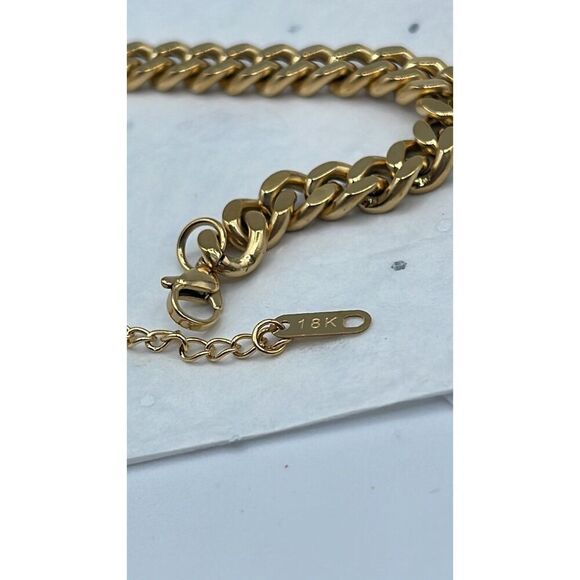 18K Gold Plated big bold chain bracelet - Picture 4 of 8